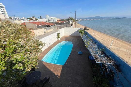 Casa para alugar com 3 quartos, 330m² em Balneario, Florianópolis