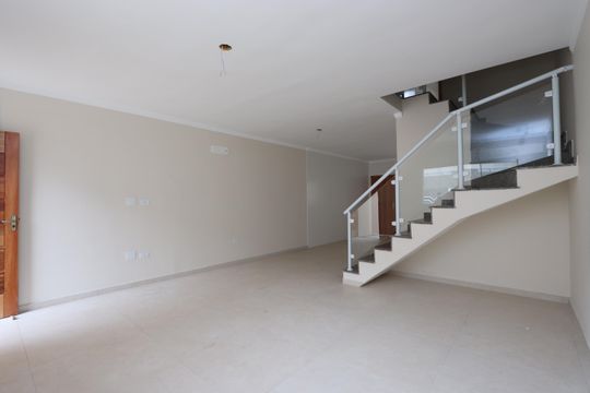Casa à venda com 3 quartos, 100m² em Vila Lucia, São Paulo