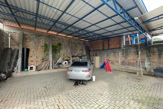 Garagem de casa à venda com 3 quartos, 138m² em Canudos, Novo Hamburgo
