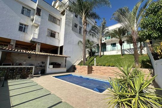 Casa à venda com 3 quartos, 292m² em Ouro Preto, Belo Horizonte