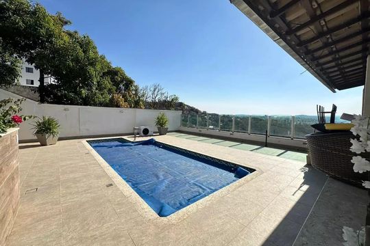 Casa à venda com 3 quartos, 292m² em Ouro Preto, Belo Horizonte