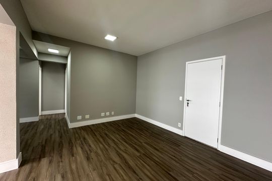Sala de apartamento à venda com 2 quartos, 107m² em Empresarial 18 do Forte, Barueri