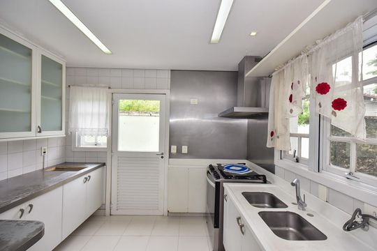 Cozinha de casa de condomínio à venda com 3 quartos, 466m² em Morumbi, São Paulo