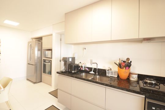 Cozinha de apartamento à venda com 3 quartos, 152m² em Centro, Jundiaí