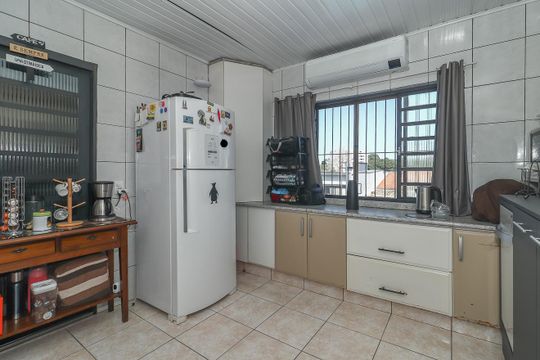 Cozinha de casa à venda com 4 quartos, 183m² em Cristo Redentor, Porto Alegre