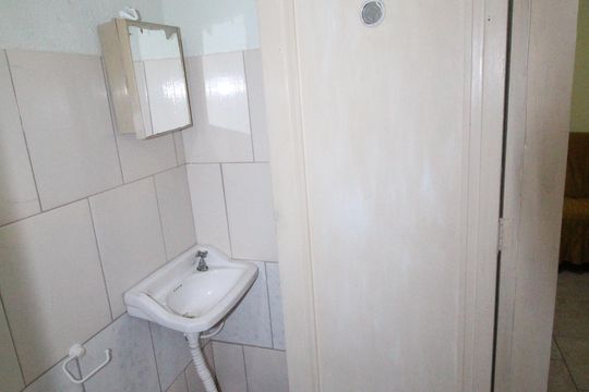 Banheiro de kitnet/studio para alugar com 1 quarto, 40m² em Parque Residencial Flamboyant, São José dos Campos