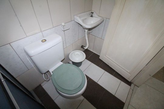 Banheiro de kitnet/studio para alugar com 1 quarto, 40m² em Parque Residencial Flamboyant, São José dos Campos