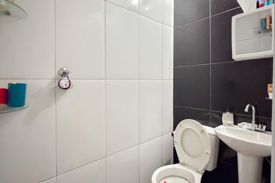 Banheiro Térreo e Área de Serviço   de casa à venda com 2 quartos, 79m² em Ipiranga, São Paulo