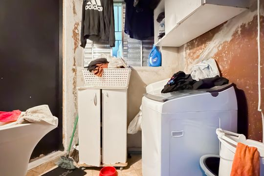 Banheiro Térreo e Área de Serviço   de casa à venda com 2 quartos, 79m² em Ipiranga, São Paulo