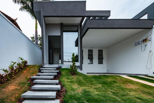 Fachada  de casa à venda com 4 quartos, 222m² em Trevo, Belo Horizonte