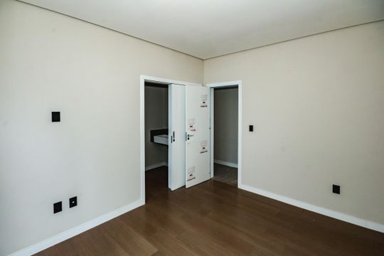 Suíte de casa à venda com 4 quartos, 222m² em Trevo, Belo Horizonte