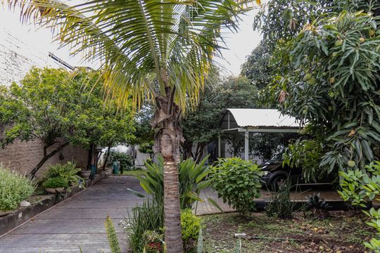 Entrada de casa à venda com 2 quartos, 145m² em Camargos, Belo Horizonte
