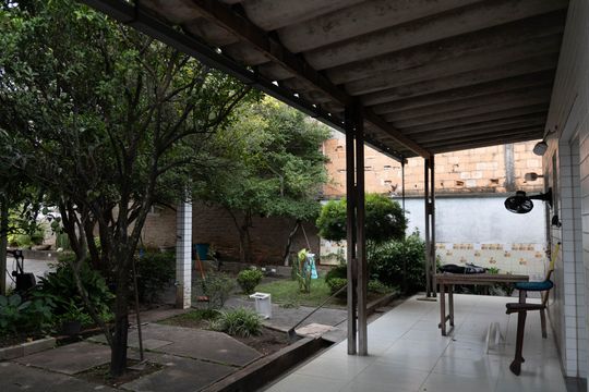 Varanda de casa à venda com 2 quartos, 145m² em Camargos, Belo Horizonte