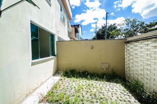 Casa para alugar com 3 quartos, 115m² em Santa Terezinha, Belo Horizonte