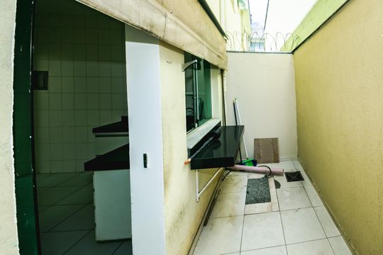 Casa para alugar com 3 quartos, 115m² em Santa Terezinha, Belo Horizonte