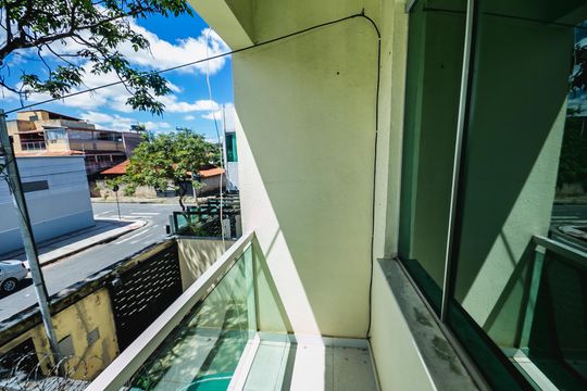 Casa para alugar com 3 quartos, 115m² em Santa Terezinha, Belo Horizonte