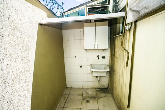 Casa para alugar com 3 quartos, 115m² em Santa Terezinha, Belo Horizonte