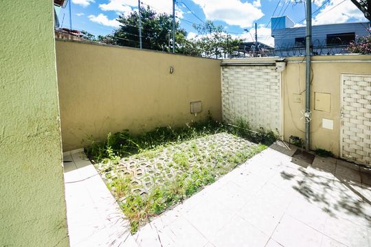Casa para alugar com 3 quartos, 115m² em Santa Terezinha, Belo Horizonte