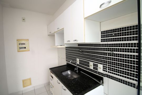 Cozinha de apartamento à venda com 2 quartos, 60m² em Parada de Lucas, Rio de Janeiro