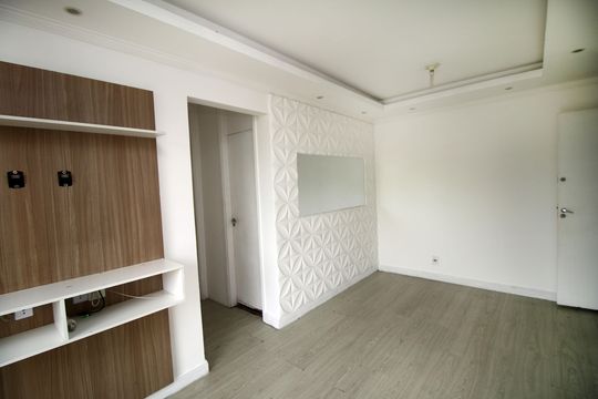 Sala de apartamento à venda com 2 quartos, 60m² em Parada de Lucas, Rio de Janeiro
