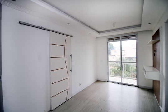 Sala de apartamento à venda com 2 quartos, 60m² em Parada de Lucas, Rio de Janeiro