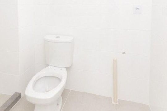 Banheiro de apartamento para alugar com 2 quartos, 45m² em Centro Histórico, Porto Alegre