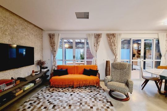 Casa de Condomínio à venda com 3 quartos, 274m² em Umuarama, São Paulo