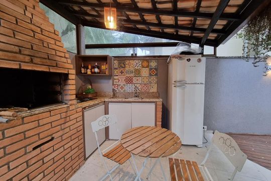 Casa de Condomínio à venda com 3 quartos, 274m² em Umuarama, São Paulo