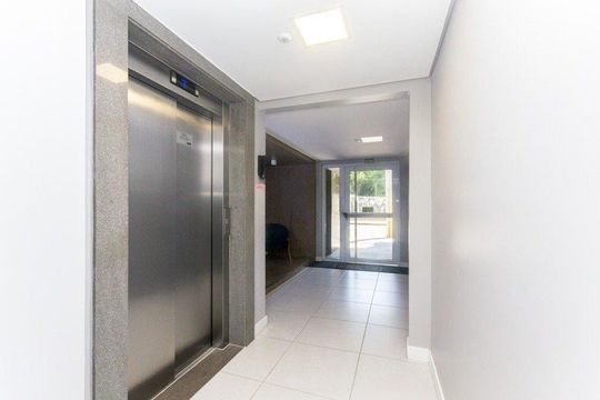 Elevador  de apartamento para alugar com 2 quartos, 58m² em Centro Histórico, Porto Alegre