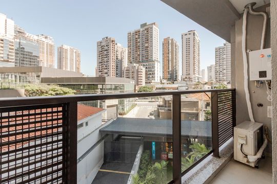 Varanda de kitnet/studio à venda com 1 quarto, 27m² em Jardim das Acacias, São Paulo