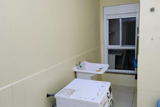 Casa à venda com 2 quartos, 50m² em Olaria, Canoas