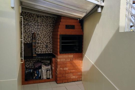 Casa à venda com 2 quartos, 50m² em Olaria, Canoas