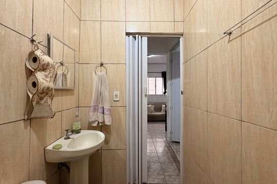 Banheiro de casa à venda com 2 quartos, 154m² em Parque Oratório, Santo André