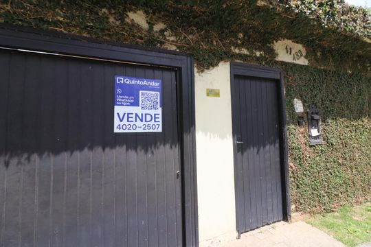 Fachada de casa à venda com 3 quartos, 424m² em City Bussocaba, Osasco