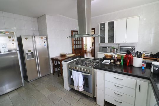 Cozinha de casa à venda com 3 quartos, 424m² em City Bussocaba, Osasco