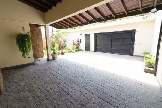 Garagem de casa à venda com 3 quartos, 424m² em City Bussocaba, Osasco