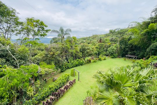 Casa à venda com 3 quartos, 10300m² em Jardim Petropolis, Nova Lima