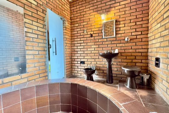 Casa à venda com 3 quartos, 10300m² em Jardim Petropolis, Nova Lima