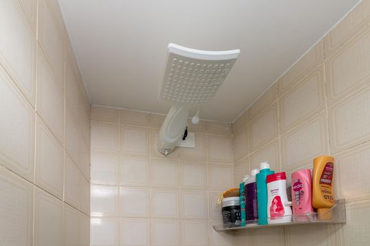 Banheiro da Suíte de apartamento para alugar com 3 quartos, 105m² em Vila Ipojuca, São Paulo