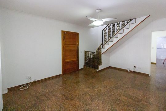 Sala de casa para alugar com 4 quartos, 188m² em Vila Adelaide Perella  Ponte Grande, Guarulhos