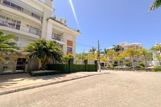 Vista da Rua de apartamento para alugar com 2 quartos, 90m² em Jurerê, Florianópolis