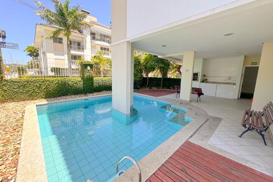 Área comum - Piscina de apartamento para alugar com 2 quartos, 90m² em Jurerê, Florianópolis