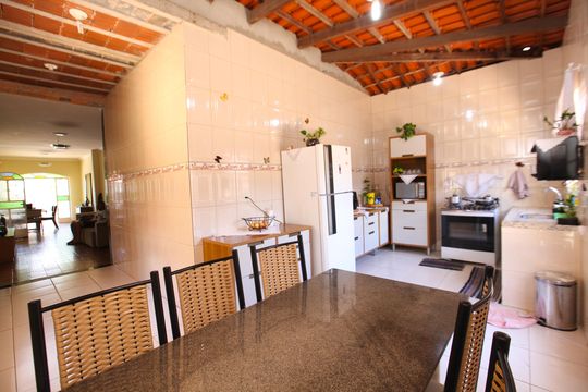 Cozinha de casa à venda com 4 quartos, 360m² em Milionários, Belo Horizonte