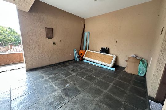 Garagem de casa à venda com 4 quartos, 125m² em Vila Sao Jorge, Barueri