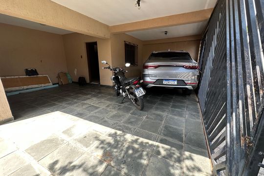 Garagem de casa à venda com 4 quartos, 125m² em Vila Sao Jorge, Barueri