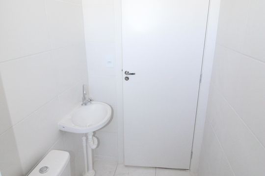 Banheiro de apartamento para alugar com 2 quartos, 44m² em Jardim Topazio, São José dos Campos