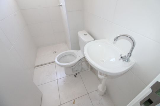 Banheiro de apartamento para alugar com 2 quartos, 44m² em Jardim Topazio, São José dos Campos