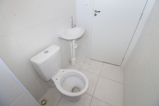 Banheiro de apartamento para alugar com 2 quartos, 44m² em Jardim Topazio, São José dos Campos