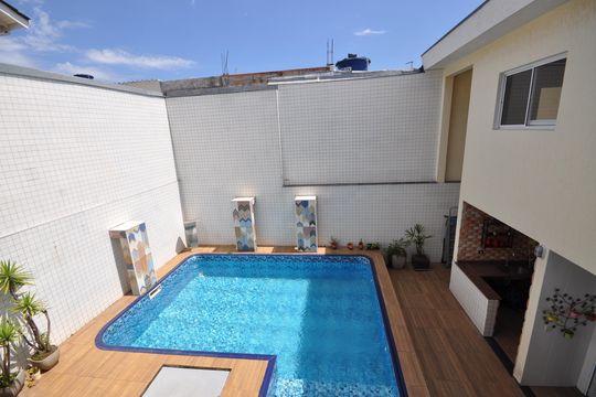 Vista da Suíte 3 de casa à venda com 3 quartos, 300m² em Jardim Guanca, São Paulo