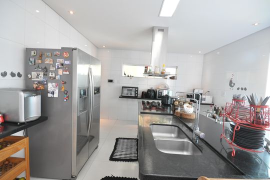 Cozinha de casa à venda com 3 quartos, 300m² em Jardim Guanca, São Paulo